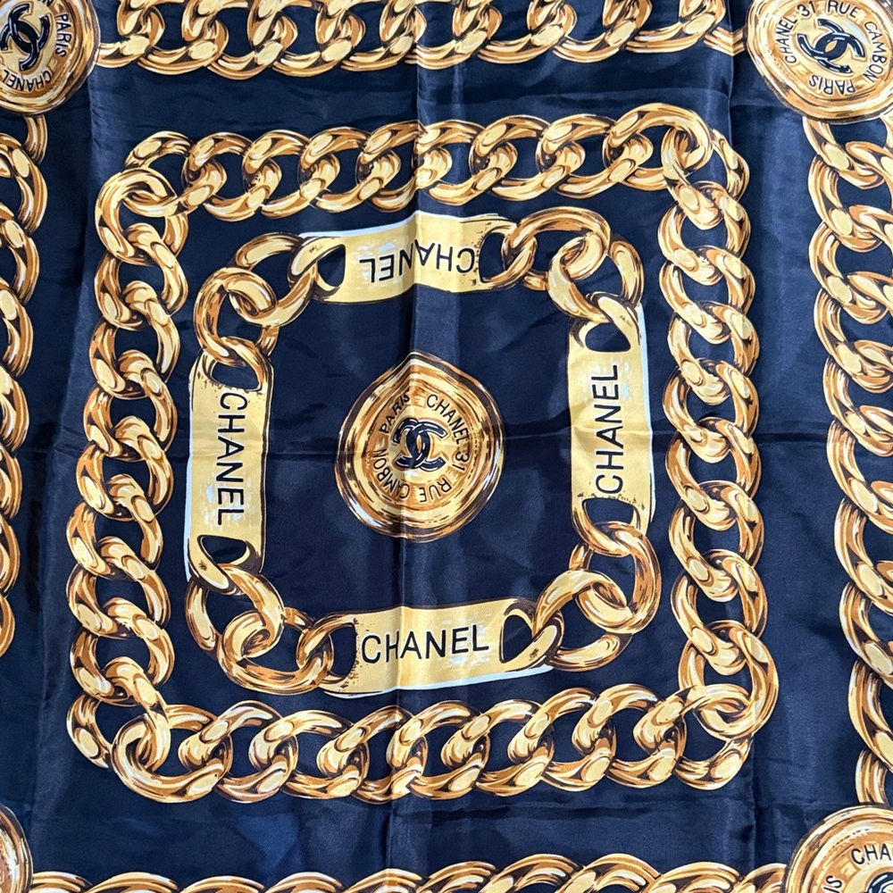 CHANEL Black and Gold Chain Motif Scarf
